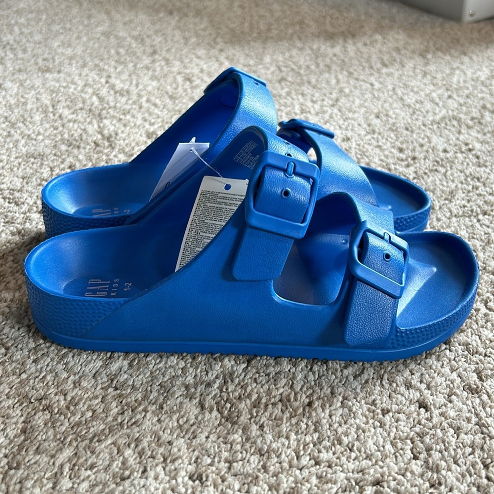 NWT Gap Pool Slides
